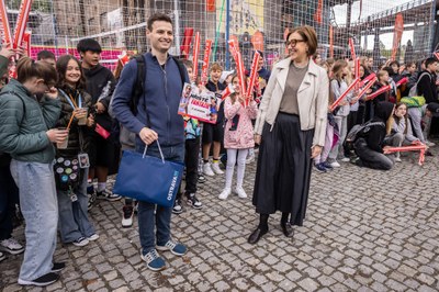 Výherce ocenila náměstkyně primátora Andrea Hoffmannová. Foto: Jiří Zerzoň 