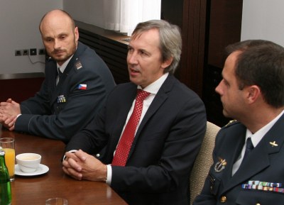 Náměstek primátora Jiří Hrabina při setkání se zástupci Generálního štábu Armády ČR. Foto: P. Havránek
