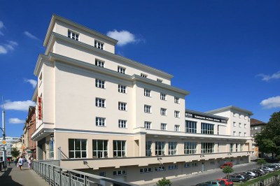 Knihovna města Ostravy na ulici 28. října u Sýkorova mostu. Foto archiv