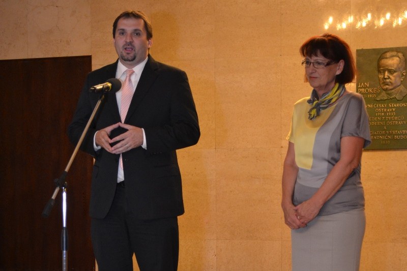 Výstavu zahájili M. Štěpánek a B. Przybylová.