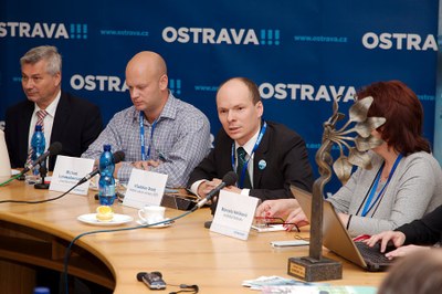 Zástupci Ekofilmu na tiskové konferenci ostravského primátora Petra Kajnara.  Foto: Ekofilm