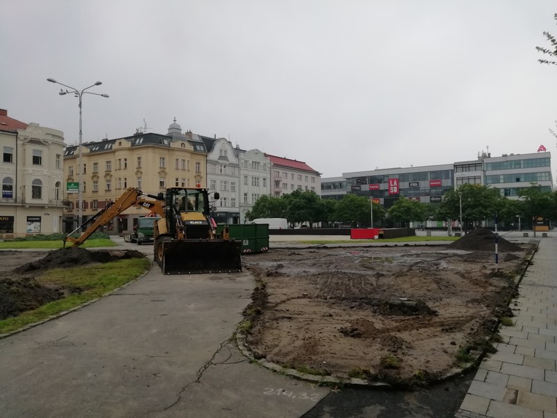 Upravované plochy Masarykova náměstí.