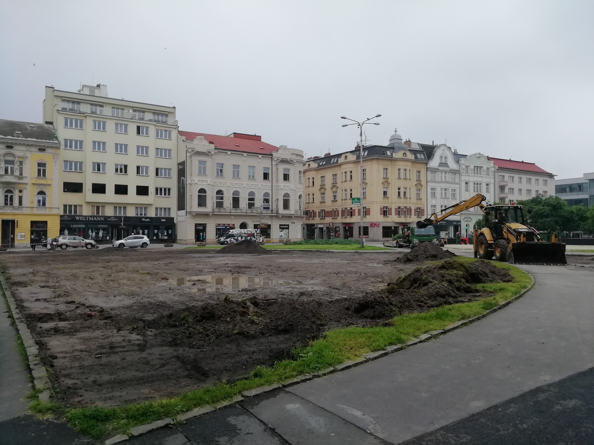 Upravované plochy Masarykova náměstí.