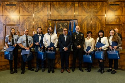 Vyznamenání za záchranu života v prostorách ostravské Nové radnice. Foto: Jiří Zerzoň