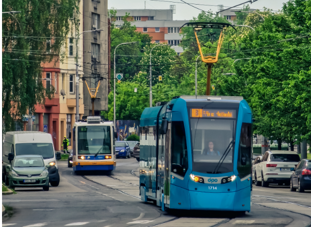 Tramvajová trať v Nádražní ulici. Foto: DPO