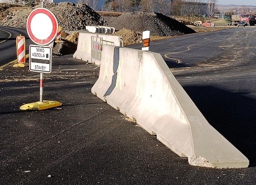 Začíná oprava Cingrovy ulice, řidiči musí počítat s objížďkami