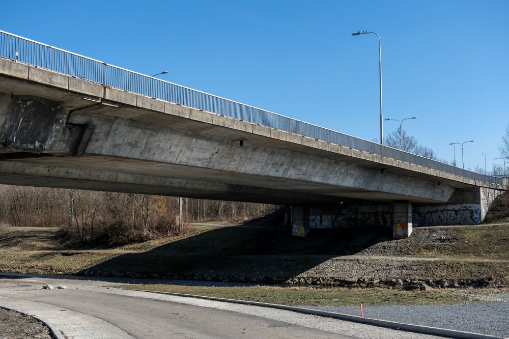Stav současného mostu již není nejlepší. Foto: Adolf Horsinka