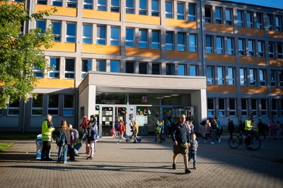 Děti se vydaly „pěšky do školy". Foto: Lukáš Kaboň