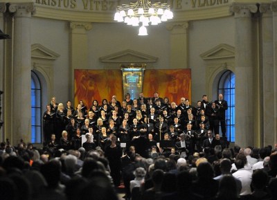 Na zahajovacím koncertu vystoupil Český filharmonický sbor Brno s PKF Prague Philharmonia. Foto: J. Urban
