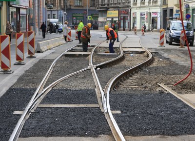 Zjednokolejňování tramvajové tratě. Snímek z první etapy rekonstrukce Nádražní. Foto: archiv MMO