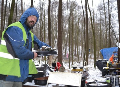 Někteří bezdomovci tráví většinu zimy v provizorních podmínkách, avšak v mrazech mohou využít zimní program města Ostravy. |Ilustrační foto: René Stejskal 