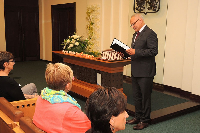 Zbyněk Pražák při projevu v obřadní síni radnice.