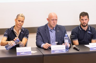 Tisková konference ke druhému ročníku Zlatého maratnu Emila Zátopka Ostrava za účasti jeho ambasadorů - vynikajících atletů Nikoly Ogrodníkové a Jakuba Holuši. Foto: Martin Kusyn