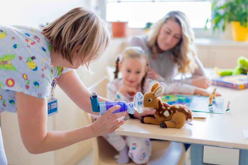 Vybavení rodinného pokoje na dětském oddělení.