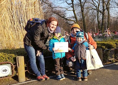 Letošním půlmiliontým návštěvníkem se stal Petr Kaleta, který zoo navštívil se svou rodinou. Foto: Ivo Firla 