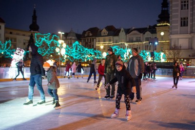 Pro návštěvníky je připraveno i kluziště. Foto: Lukáš Kaboň