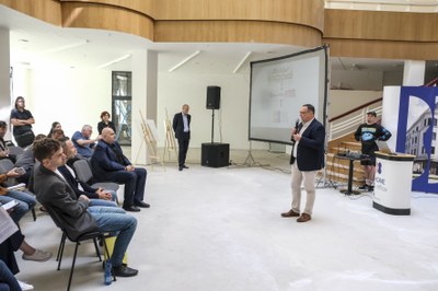 Představení někdejšího módního domu Ostravica v novém se zúčastnil také primátor Jan Dohnal. Foto: Adolf Horsinka