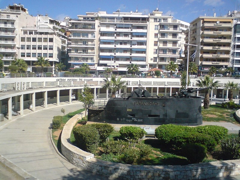 Hellenic_Maritime_Museum_frontyard.jpg