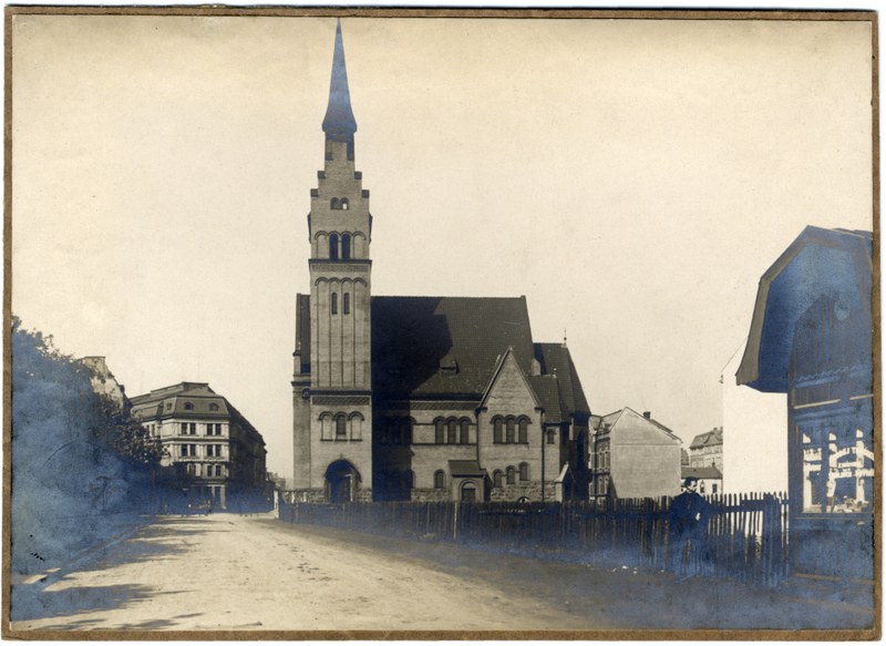 1. Evangelický Kristův kostel po svém dončení.jpg