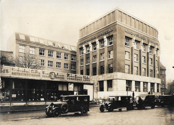 Moravsko-ostravská spořitelna, 30. léta 20. století