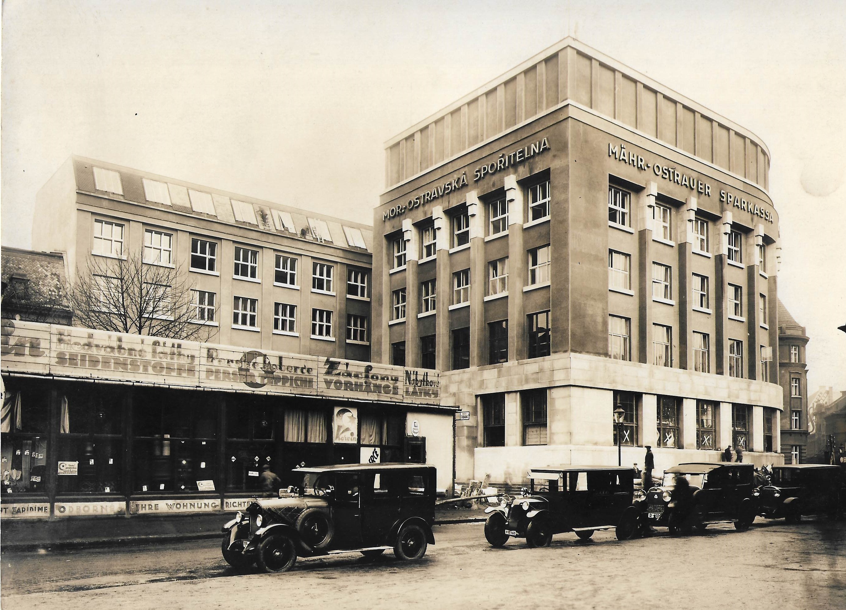 2a. Moravsko-ostravská spořitelna, 30. léta 20. století.jpg
