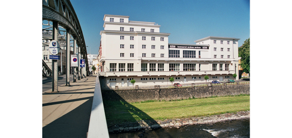 Pohled na nové sídlo Knihovny města Ostravy ze Sýkorova mostu