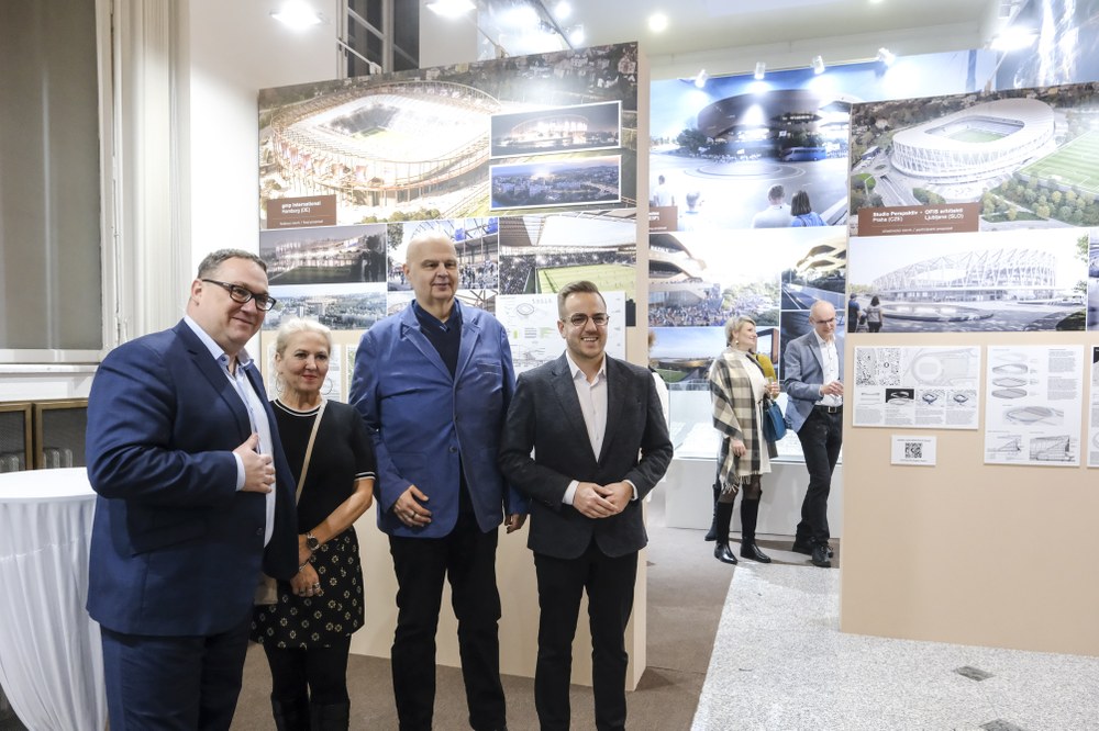 Vernissage of the Exhibition Attended by Ostrava Mayor Jan Dohnal, his Deputy Dagmar Macháčková, Mayor of Moravská Ostrava and Přívoz Petr Veselka, and Mayor of Slezská Ostrava Richard Vereš. Photo: Adolf Horsinka