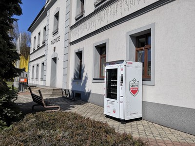 The machine before filling at the municipal district office in Radvanice