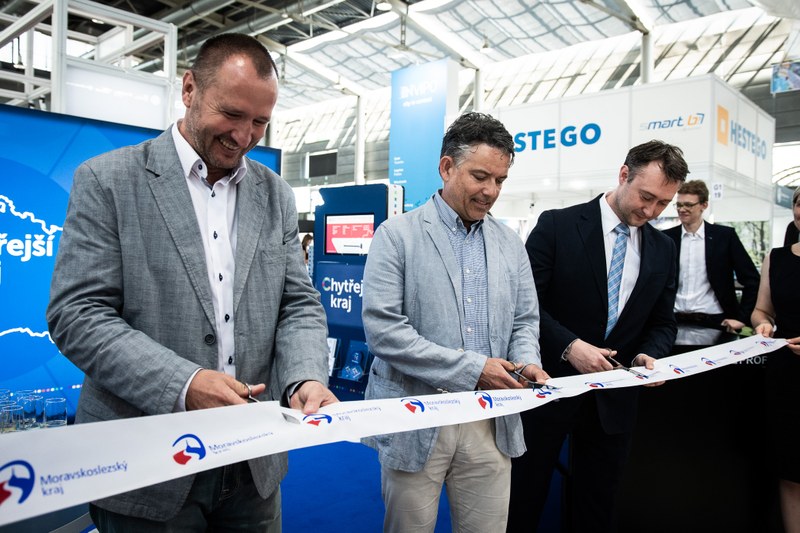 Moravian-Silesian Region and the City of Ostrava are introducing smart technologies Moravian-Silesian Region and the City of Ostrava are introducing smart technologies