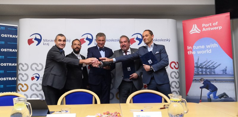 NEW CONTAINER TERMINAL TO RISE IN THE MOŠNOV ZONE, CONNECTING OSTRAVA AIRPORT AND INDUSTRIAL ZONE WITH THE PORT OF ANTWERP BY RAIL NEW CONTAINER TERMINAL TO RISE IN THE MOŠNOV ZONE, CONNECTING OSTRAVA AIRPORT AND INDUSTRIAL ZONE WITH THE PORT OF ANTWERP BY RAIL