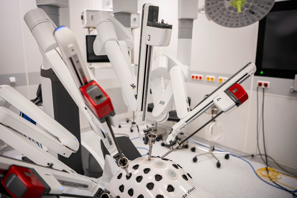 Modern equipment of the new robotic surgery