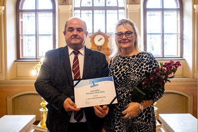 Ostrava’s award was accepted by the Head of the Internal Affairs Department Marcela Trojáková and the Head of the Driver and Traffic Administration Department Dalibor Mozdřeň. Photograph: Ostrava City Authority