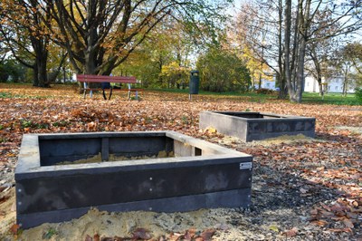 Public sandboxes made from used textile in Ostrava - Mariánské hory. Photo: MMO